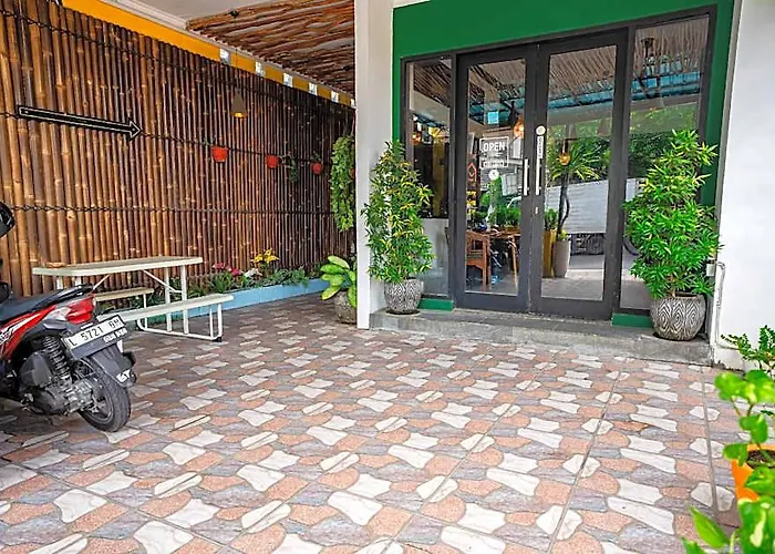 Urban Haven 3* サヌール